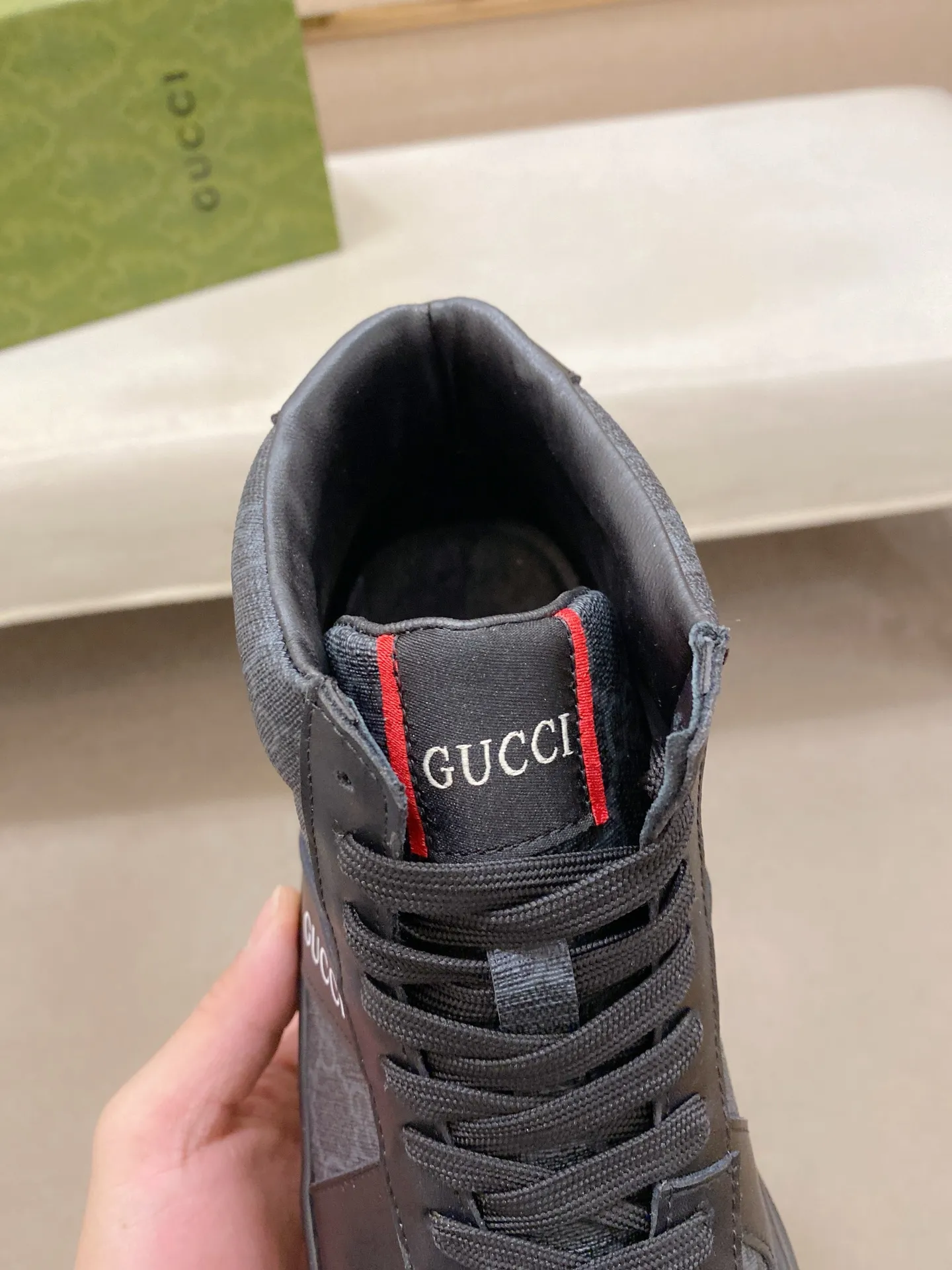 Factory price: 442💰 (GUCCI) The latest model from the official website🎁🎁Casual and fashionable men's shoes👟, hot style💥The style is simple and elegant, exclusive for trendy men. Unique official website's latest brand elements👑original Gucci decoration, fashionable and generous, the fabric is original cowhide ✅sheepskin lining, the official website specifies wear-resistant casual outsole, the classic model is taken in kind at the counter🎬38-44 (can be customized for 45 non-refundable)